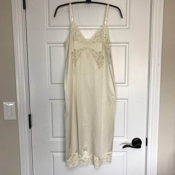 Vintage Vanity Fair Satin Slip Dress Womens Size 36 Lace Trim Nightgown USA MADE - Picture 2 of 11